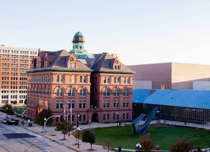 Two-Location General Practice, 8 Ops, 3,000 Patients Near Peoria