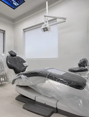 NEW STATE OF THE ART MODERN DENTAL PRACTICE FOR SALE ON PRIME CLASS A MEDICAL BUILDING 4/5 OPS!