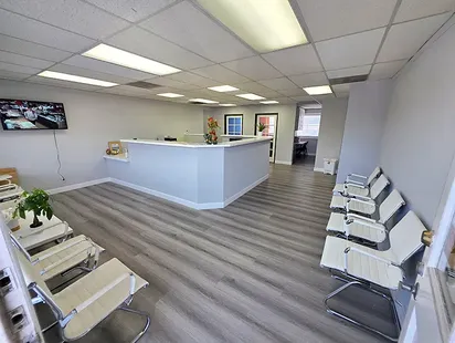 Renovated 7-Op Pedo/Ortho Space with Massive Signage & Low Rent