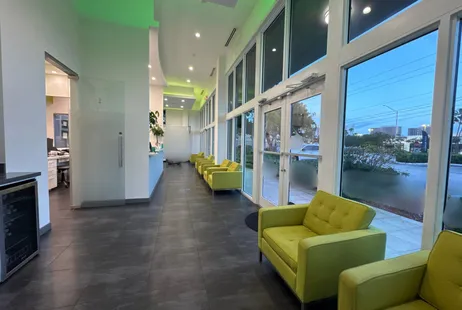 8-Chair Miami Practice on Biscayne Blvd — $1.33M Revenue, Below Value
